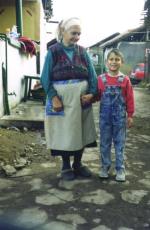 Daniel et sa grand-mère dans le village tzigane de Kustendil